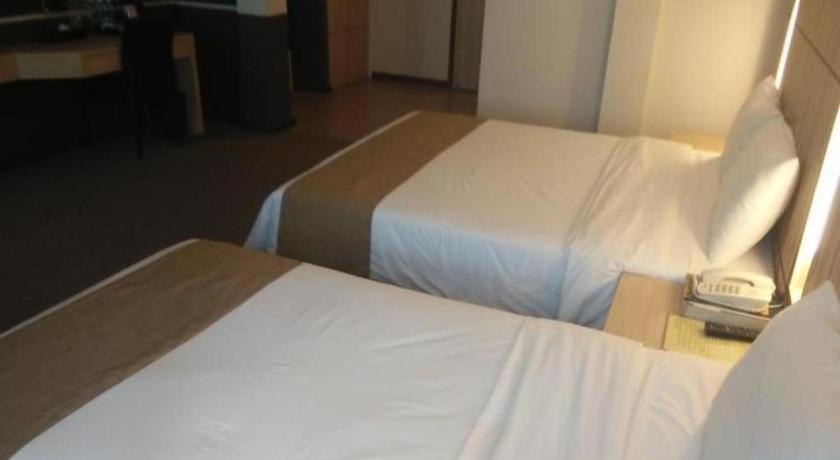 Grand Medallion Hotel Kuching Eksteriør bilde