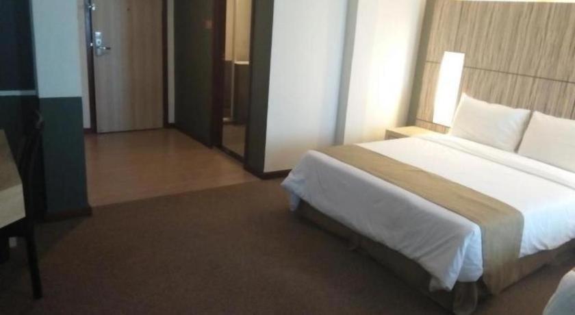 Grand Medallion Hotel Kuching Eksteriør bilde